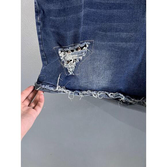 Surprise Jean Shorts Size 5XL with Animal Print Distressing Stretchy - Picture 3 of 10